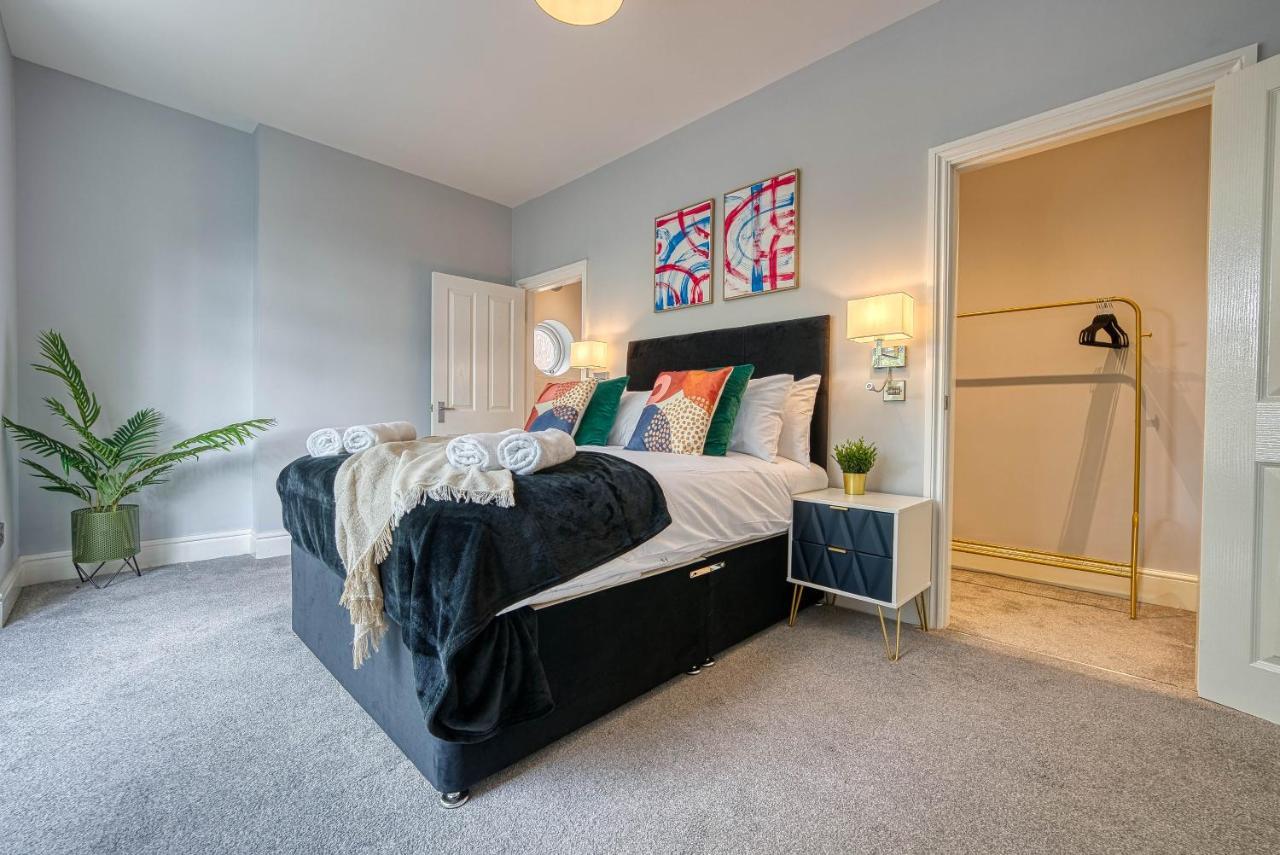 Spacious Nottingham Abode - Sleeps 16 Exterior photo